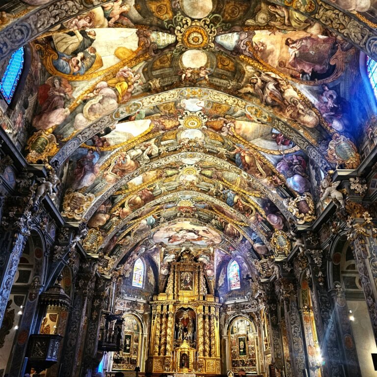 valensiyada bulunan aziz nikolaos kilisenin içi